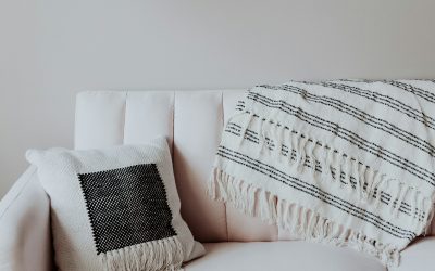 Kanapétisztítás otthon: foltmentes és friss bútorok